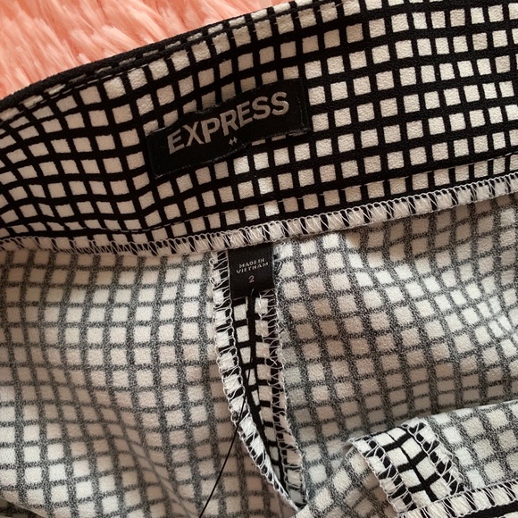 Express dress shorts - Picture 2 of 4